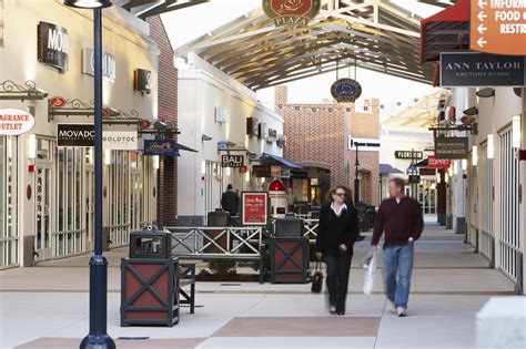 tory burch philadelphia premium outlets.